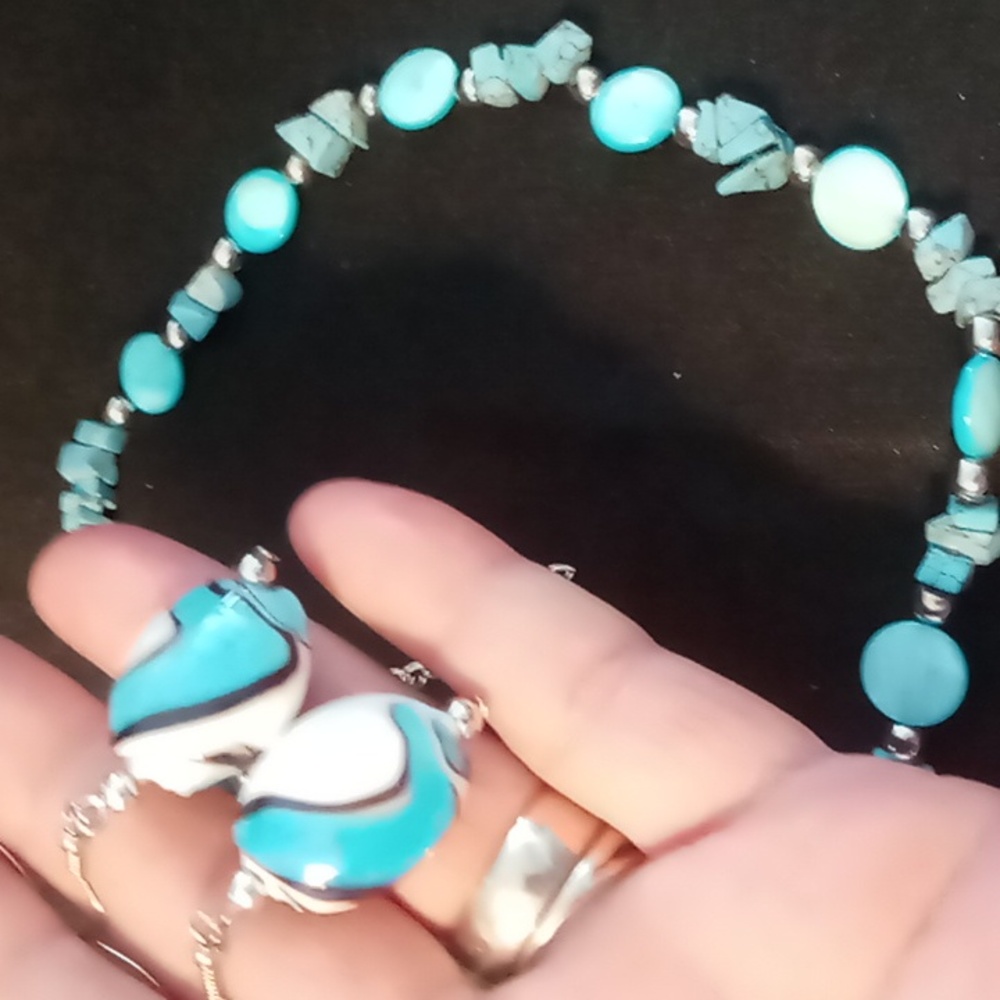 Shell necklace 18 inches long.